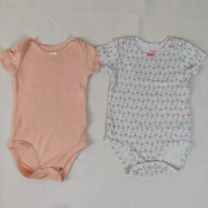 2 bodies - Carter's - 6M