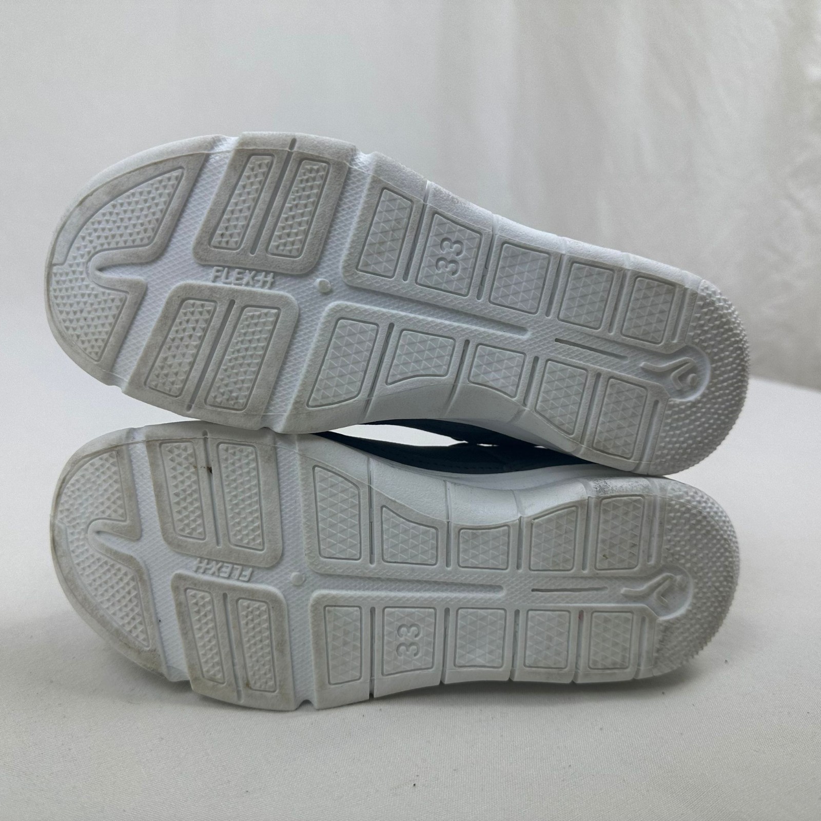 Baskets - Decathlon - P33 – Image 2