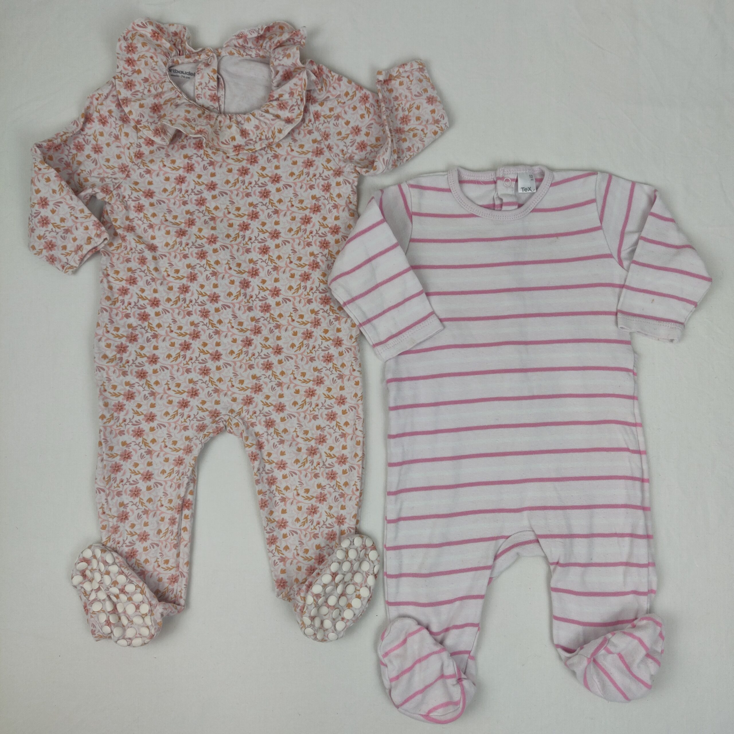 2 pyjamas 1 pièce - Multimarques - 12M