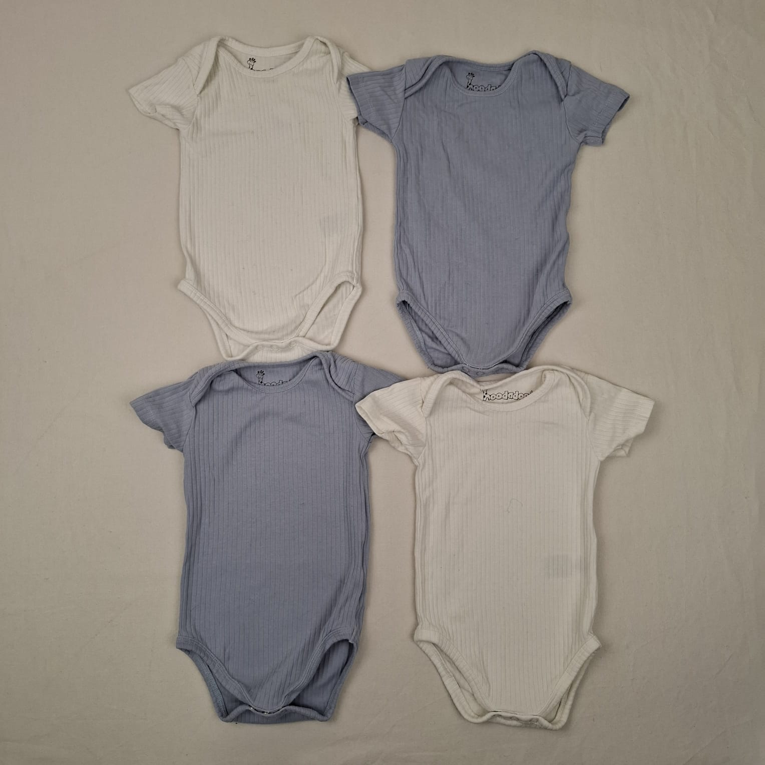 4 bodies - Hoodadoo - 18M