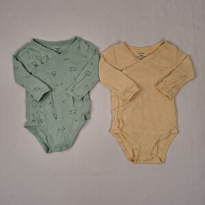 2 bodies - Carter's - 6M