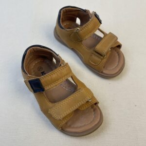 Sandales et nu-pieds - Sans marque - P22