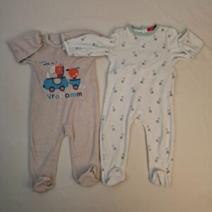 2 pyjamas 1 pièce - Multimarques - 18M