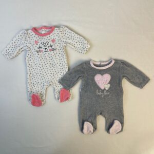 2 pyjamas 1 pièce - Sans marque - 1M