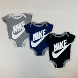 3 bodies - Nike - 6M